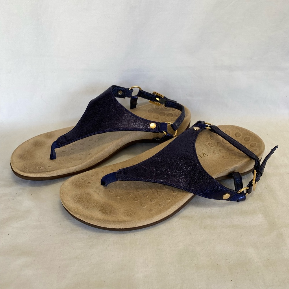 Vionic Kirra sandal in metallic navy